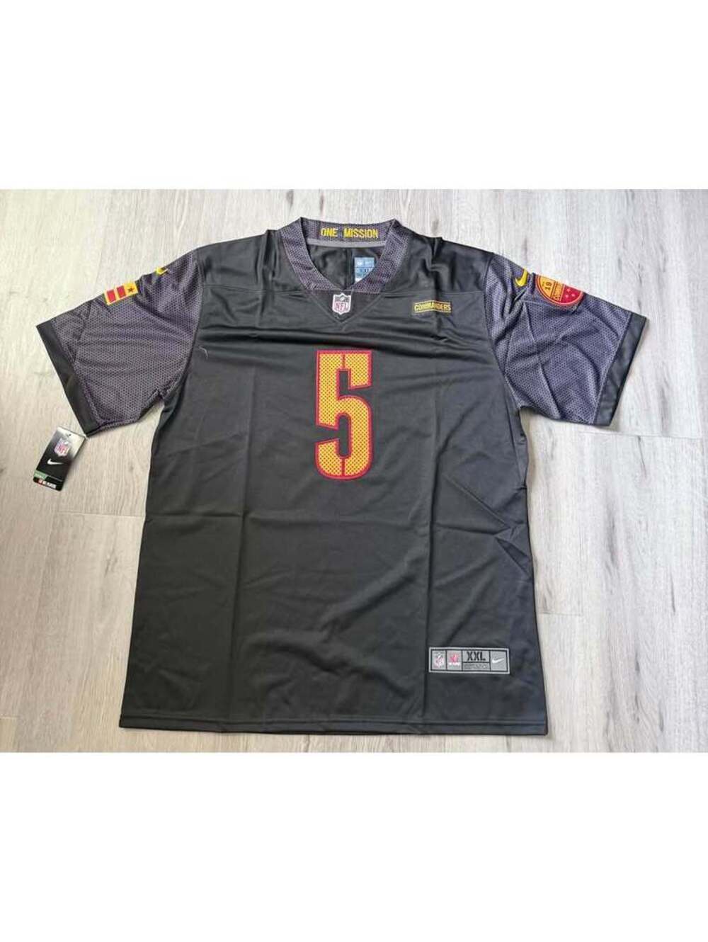Jayden Daniels Washington Commanders Jersey Adult XXL NWT